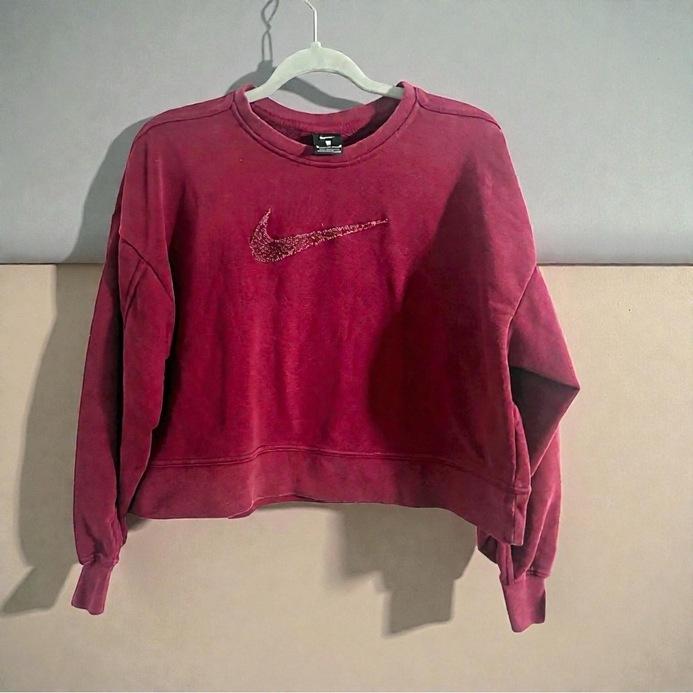 Nike Dri-FIT Get Fit Women's Cropped Swoosh Training Crew Size M Burgundy - Picture 5 of 10
